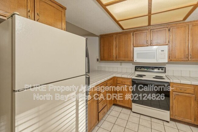 2102 Chianti Dr Santa Rosa, CA 95403 photo 3