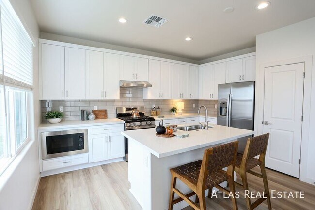 6533 N 15th Dr Phoenix, AZ 85015 photo 3