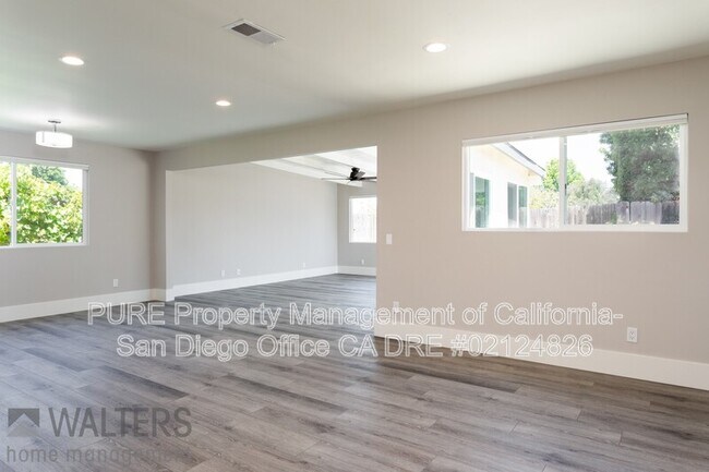 3772 Governor Dr San Diego, CA 92122 photo 3