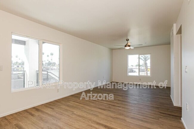6077 N 60th Ave Glendale, AZ 85301 photo 2