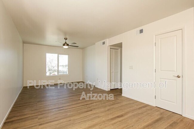 6077 N 60th Ave Glendale, AZ 85301 photo 5