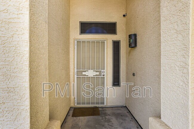 566 N Calle Largo Mesa, AZ 85207 photo 5