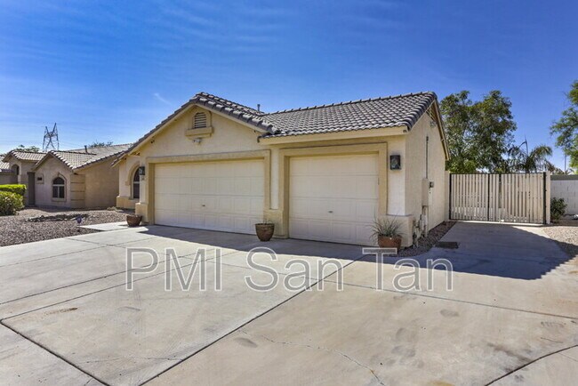 566 N Calle Largo Mesa, AZ 85207 photo 3
