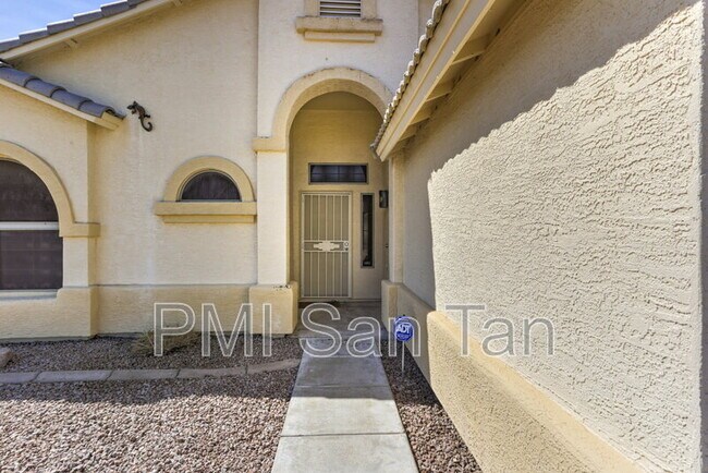 566 N Calle Largo Mesa, AZ 85207 photo 4