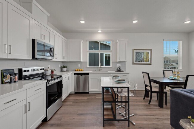 1134 Comiskey Wy Santa Rosa, CA 95407 photo 5
