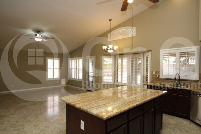 1350 W Stacey Ln Tempe, AZ 85284 photo 2