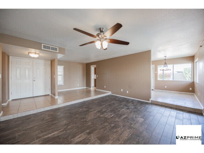 3434 W Kings Ave Phoenix, AZ 85053 photo 4
