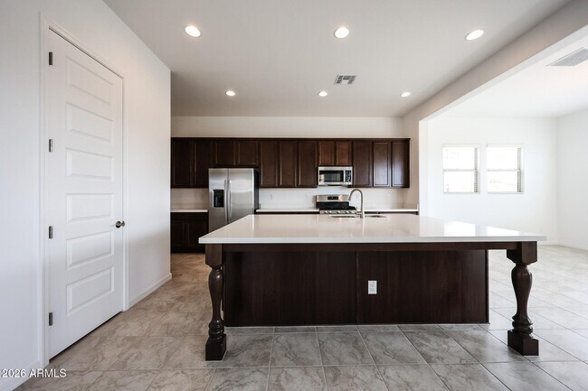 7695 W Smoketree Dr Peoria, AZ 85383 photo 2