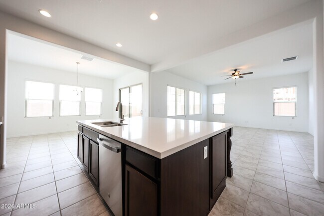 7695 W Smoketree Dr Peoria, AZ 85383 photo 3