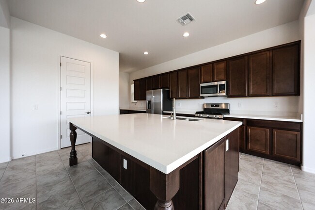 7695 W Smoketree Dr Peoria, AZ 85383 photo 4