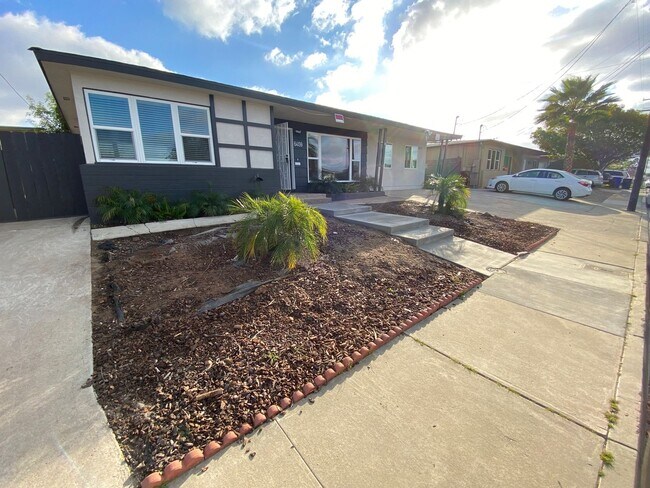 6457 Richard St San Diego, CA 92115 photo 2