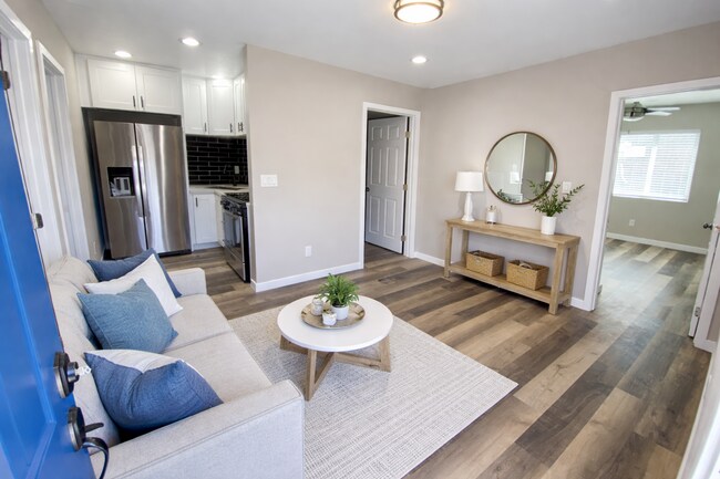 6457 Richard St San Diego, CA 92115 photo 4
