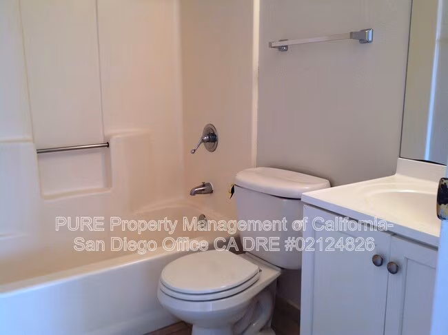 1413 Felspar St San Diego, CA 92109 photo 3