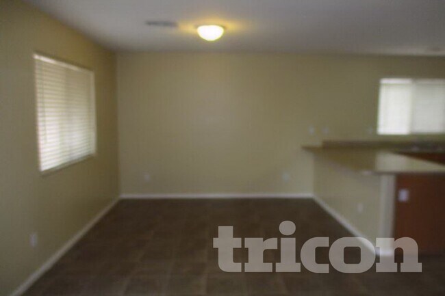 3315 W Fraktur Rd Phoenix, AZ 85041 photo 5