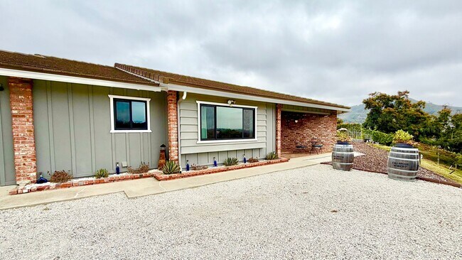 3266 Westmont Dr photo 3