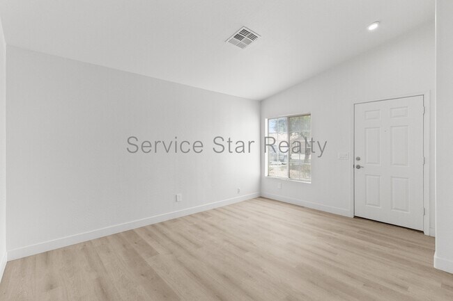22010 W Solano Dr Buckeye, AZ 85326 photo 4