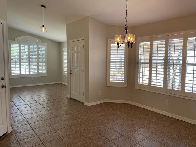 21611 N 48th Pl Phoenix, AZ 85054 photo 4