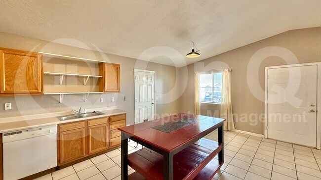 8210 W Concordia Dr Arizona City, AZ 85123 photo 4