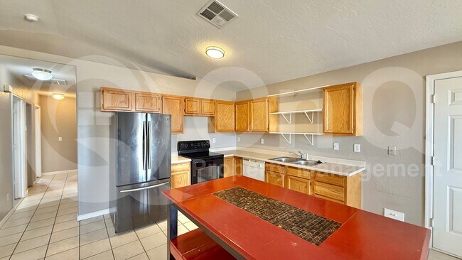 8210 W Concordia Dr Arizona City, AZ 85123 photo 3