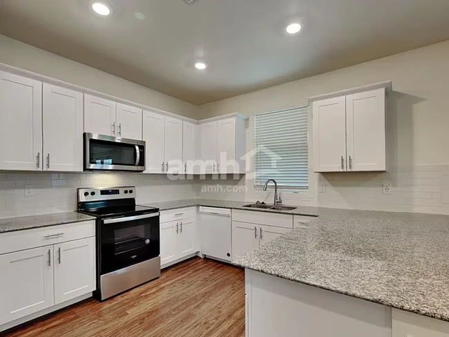 678 W Laredo Ave Gilbert, AZ 85233 photo 2