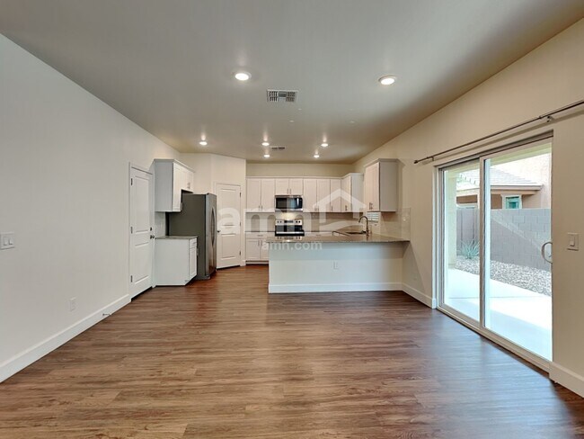 678 W Laredo Ave Gilbert, AZ 85233 photo 4