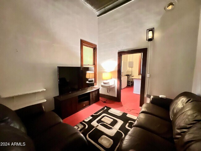 610 N Broad St Globe, AZ 85501 photo 5