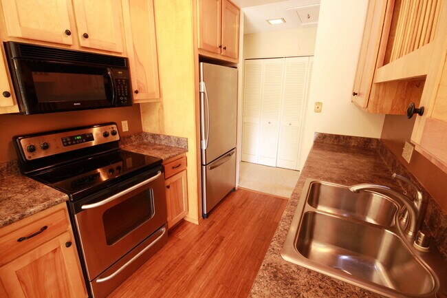 4075 Rosenda Ct San Diego, CA 92122