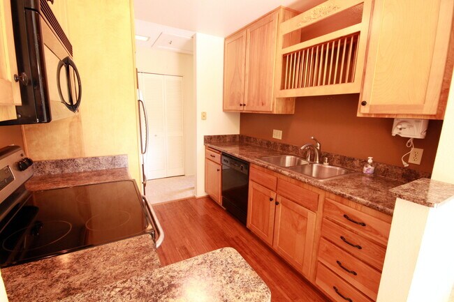 4075 Rosenda Ct San Diego, CA 92122 photo 4