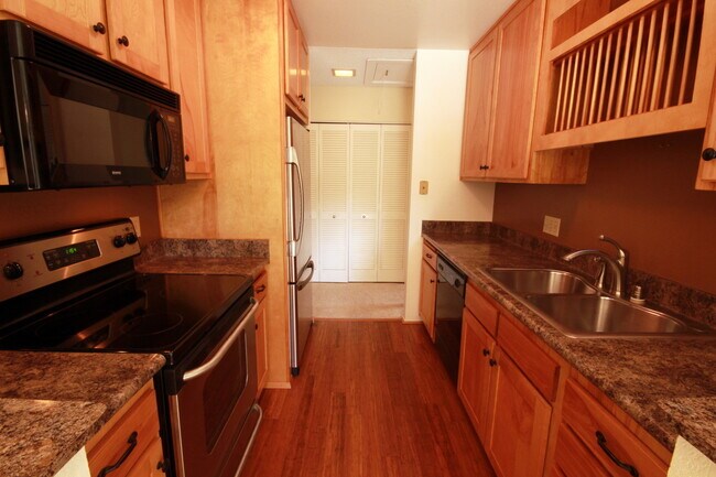 4075 Rosenda Ct San Diego, CA 92122 photo 3