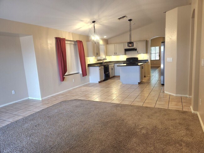 5511 S 15th Way Phoenix, AZ 85040 photo 2