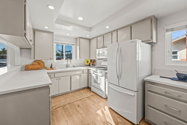 4741 Choctaw Dr San Diego, CA 92115 photo 3