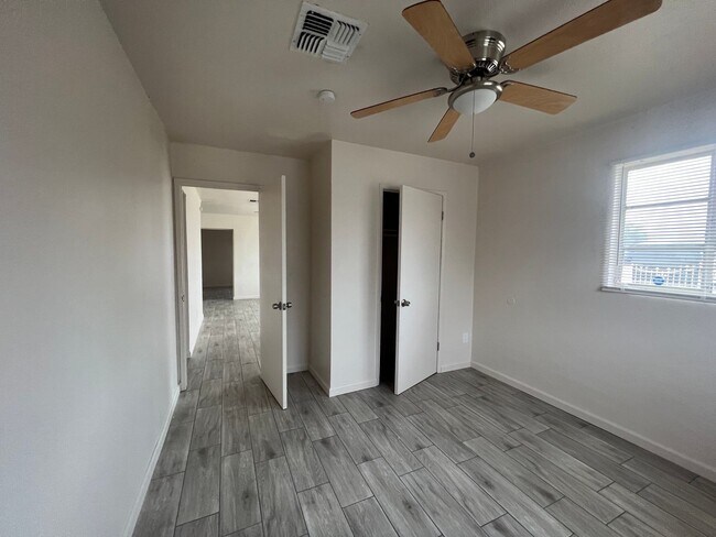2233 E Wood St Phoenix, AZ 85040 photo 5