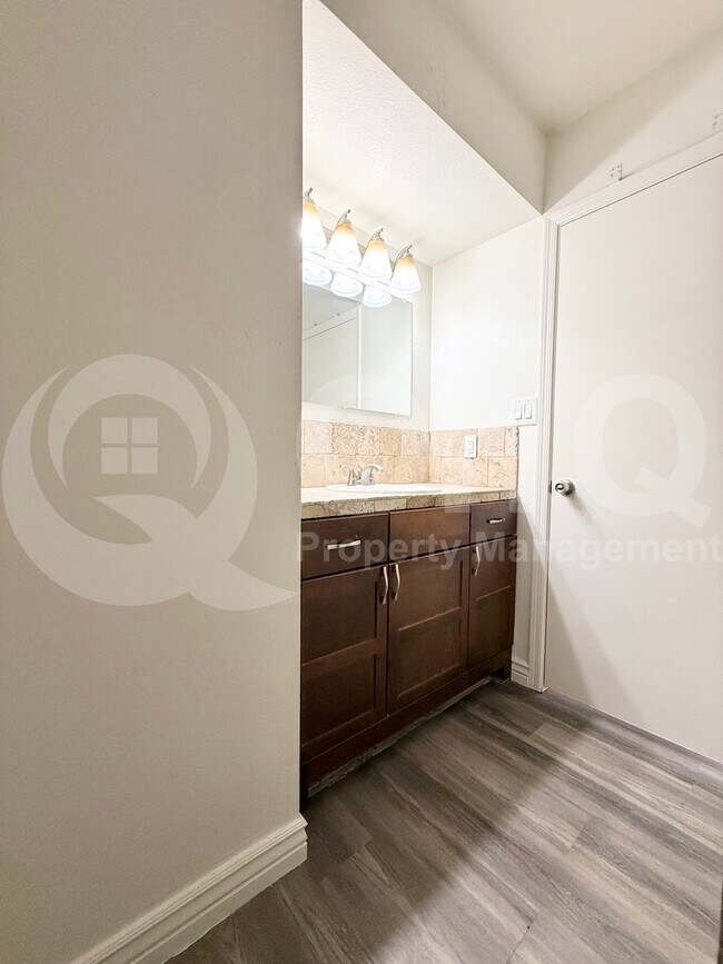 3964 N Granite Reef Rd Scottsdale, AZ 85251 photo 2