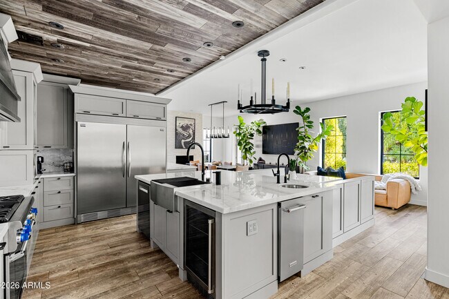 10011 E Windrose Dr Scottsdale, AZ 85260 photo 3