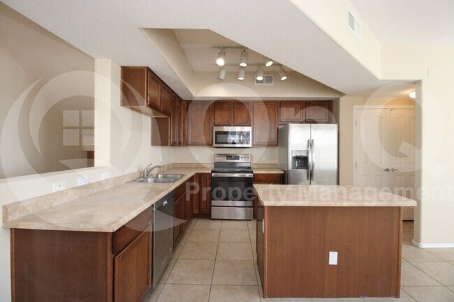 240 W Juniper Ave Gilbert, AZ 85234 photo 2