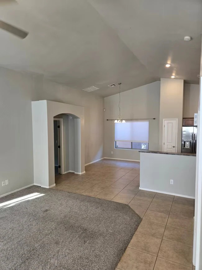 2570 E Silversmith Trail San Tan Valley, AZ 85143 photo 2