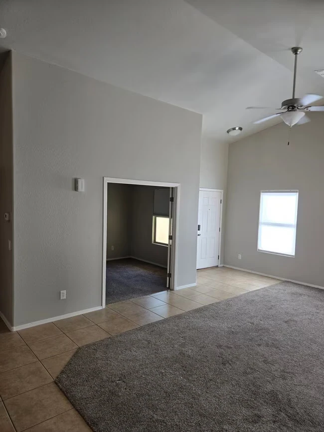 2570 E Silversmith Trail San Tan Valley, AZ 85143 photo 5