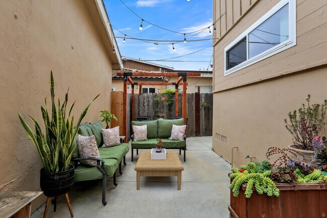 1818 Diamond St San Diego, CA 92109 photo 4