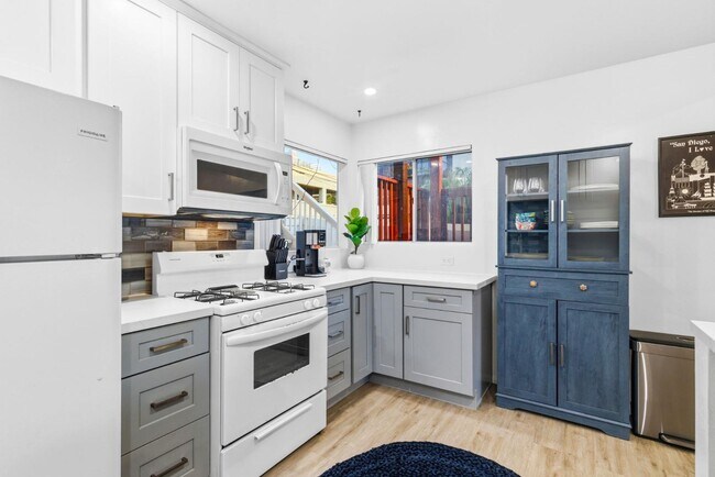 1818 Diamond St San Diego, CA 92109 photo 5