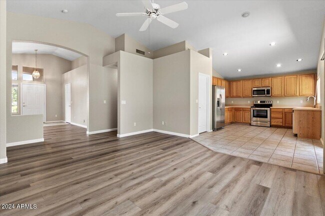 312 E Mesquite St Gilbert, AZ 85296 photo 2