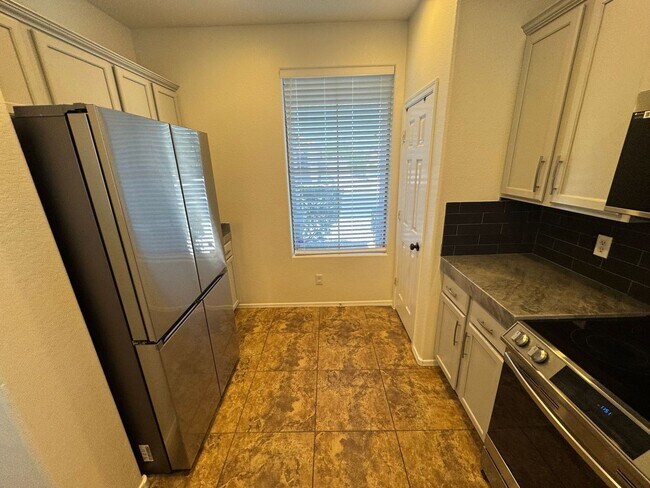 4133 E Cherry Hills Dr Chandler, AZ 85249 photo 4