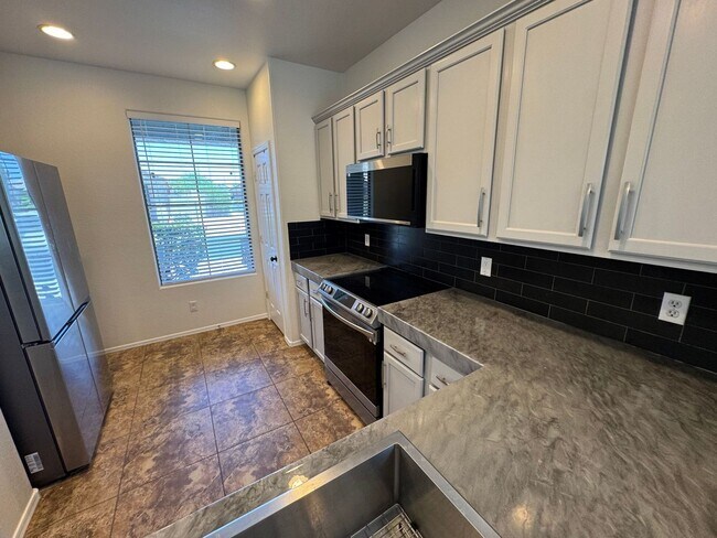 4133 E Cherry Hills Dr Chandler, AZ 85249 photo 3
