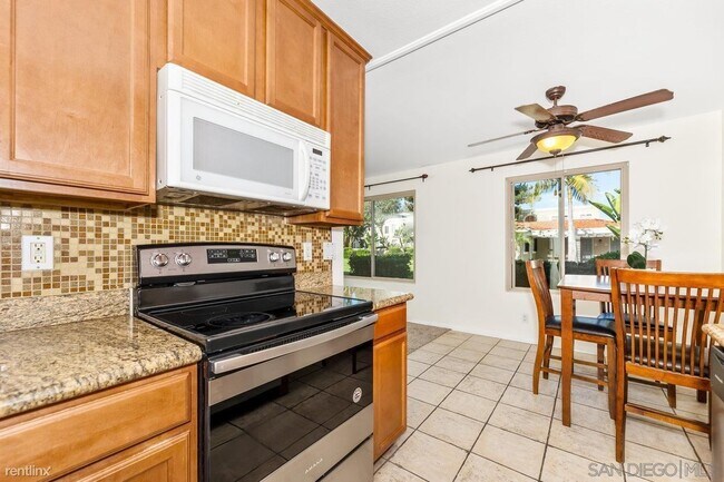 1240 N Broadway Escondido, CA 92026 photo 2
