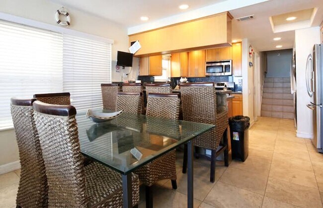 3237 Ocean Front Walk San Diego, CA 92109 photo 4