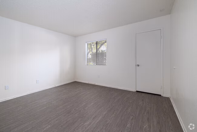 Lakeridge Apartments photo 5