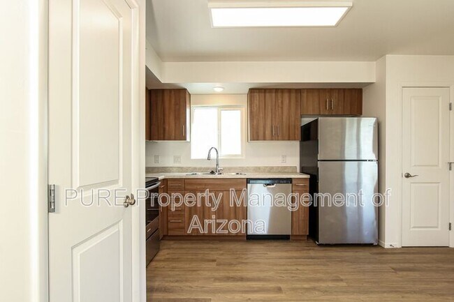 6077 N 60th Ave Glendale, AZ 85301 photo 4