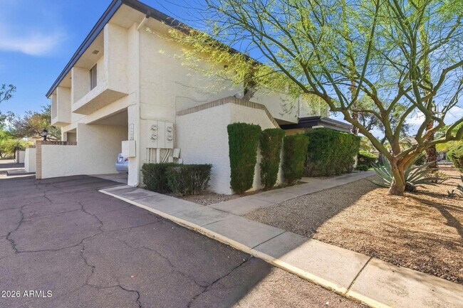 780 E Eugie Ave Phoenix, AZ 85022 photo 2