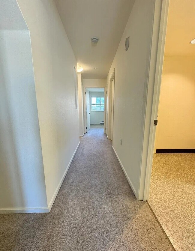 1740 Bancroft Ave San Francisco, CA 94124 photo 2