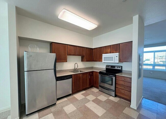 1740 Bancroft Ave San Francisco, CA 94124 photo 5