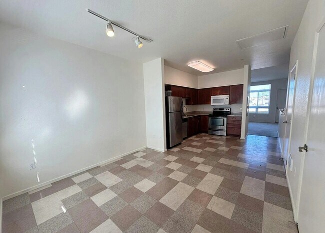 1740 Bancroft Ave San Francisco, CA 94124 photo 4